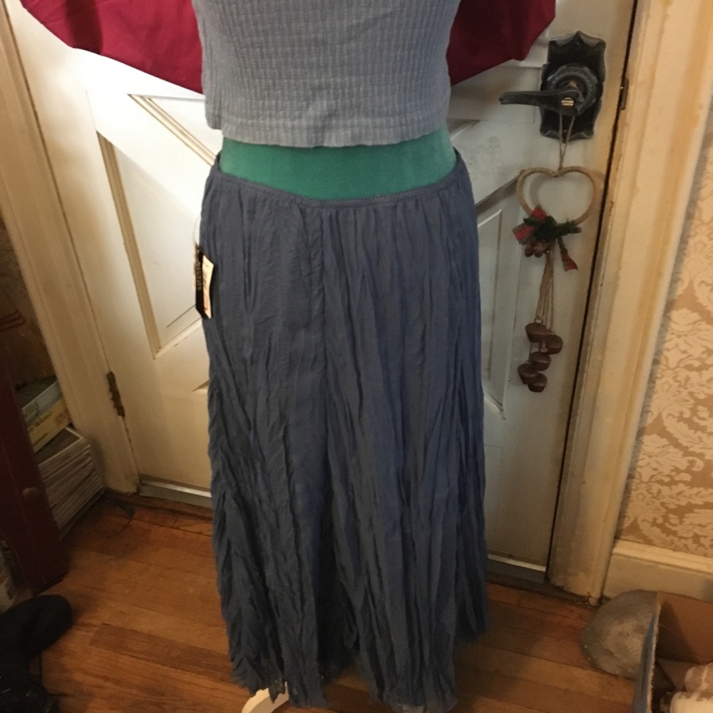 NWT M Blue Soft CrinkleSkirt 
Lands at ankle, Flowing, Lined
Excellent CONDITION
